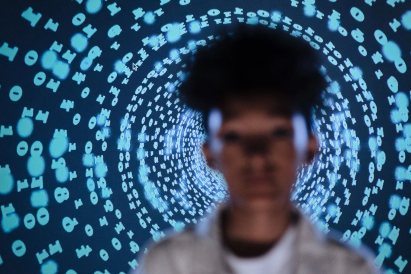 Navigating the Contradiction: Remote Work, Virtual Realities, and the Essence of Togetherness